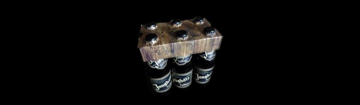 6 Junghölz-Bierflaschen in Flaschenträger